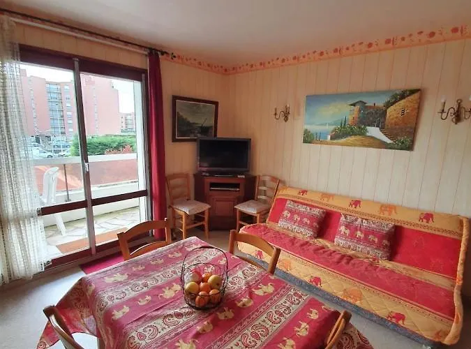 At 2 Steps From The And Proust Promenade